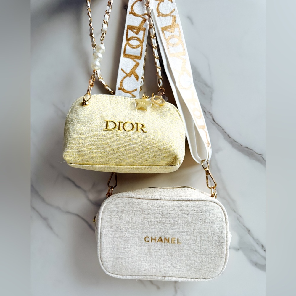 Chanel Beaute as Crossbody - Picture 2 of 10